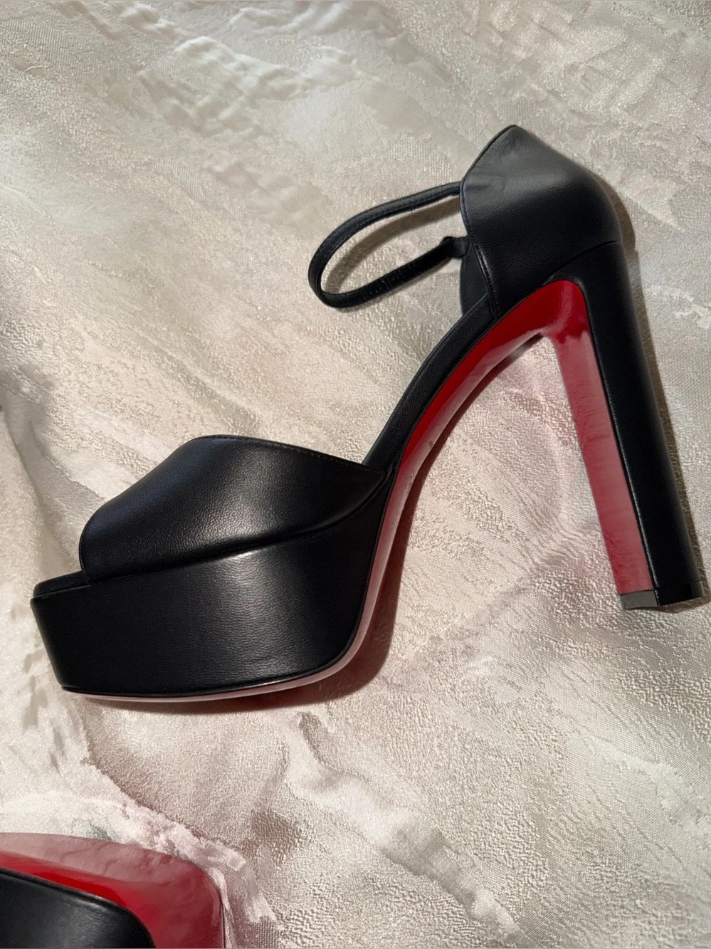 Auth Christian Louboutin Sandaloo  130 mm Strappy sandals -size 39 NWOT black